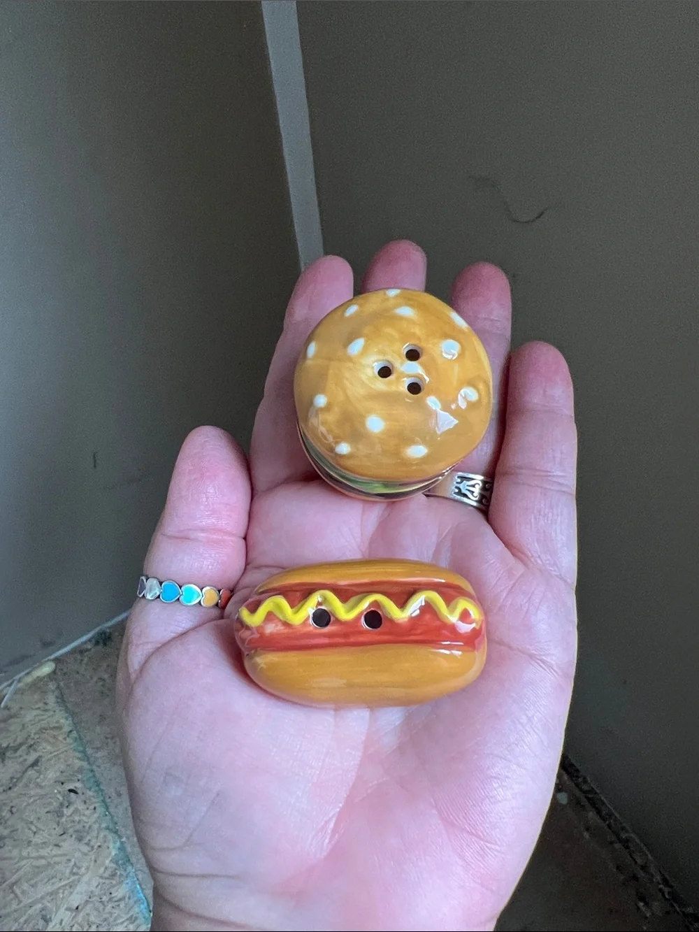 Cute. Salt & Pepper Mini Grill Set